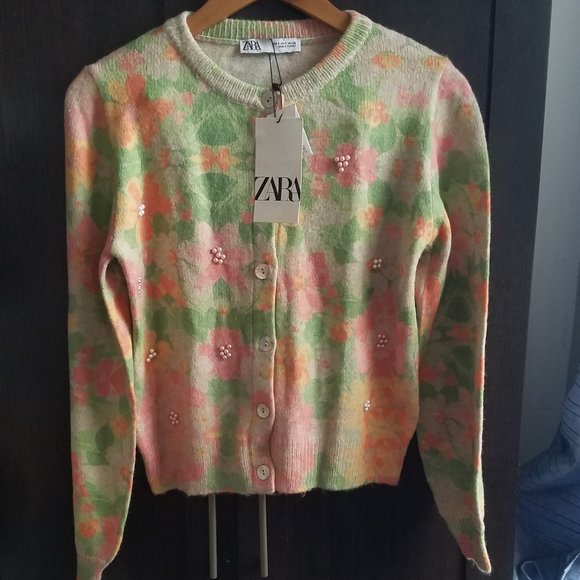 Zara Sweaters - NWT PEARL TRIM JACQUARD FLORAL KNIT CARDIGAN